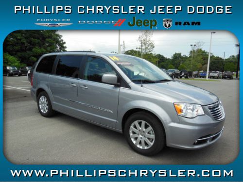 2014 Chrysler Town & Country Touring, US $25,986.00, image 5