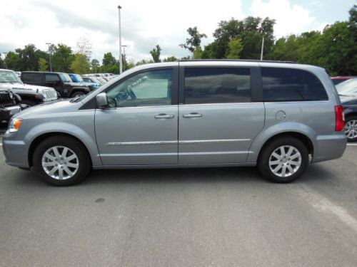 2014 Chrysler Town & Country Touring, US $25,986.00, image 6