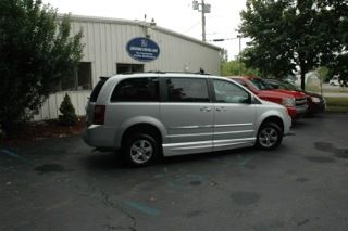 09 dodge grand caravan sxt w/ vmi northstar wheelchair accessible conversion