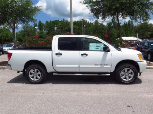 2014 nissan titan sv