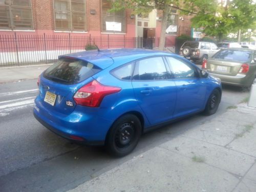 2012 ford focus - &#034;blue candy&#034; black interior