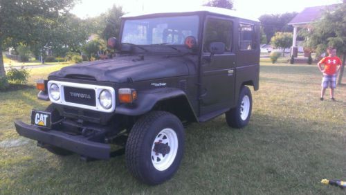 1979 fj40 toyota land cruiser clear title!! jump seats!! 4 speed no reserve!!