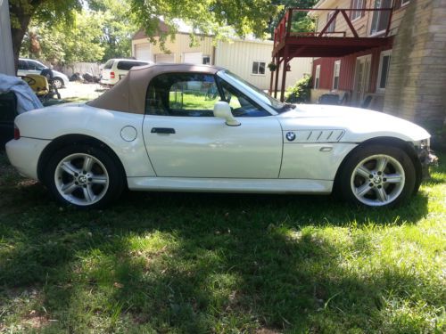 2000 bmw z3 2.3 convertible 2 door salvaged title