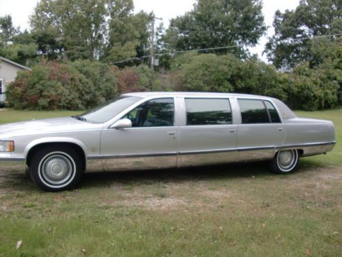 Limousine  1995 cadillac deville  only 54,000 miles clean and runs great