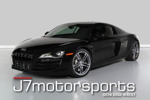 2011 audi r8  5.2l lots of carbon near mint