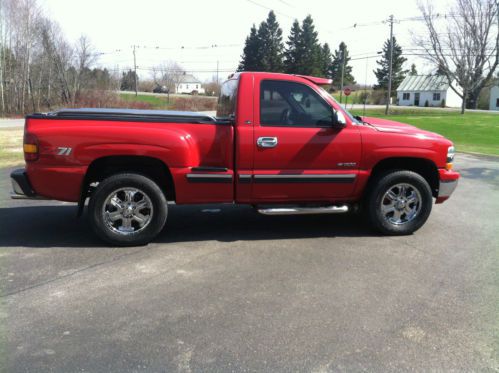 1999 chevrolet silverado 1500 4 wheel drive wiyh mag wheels and bed cover