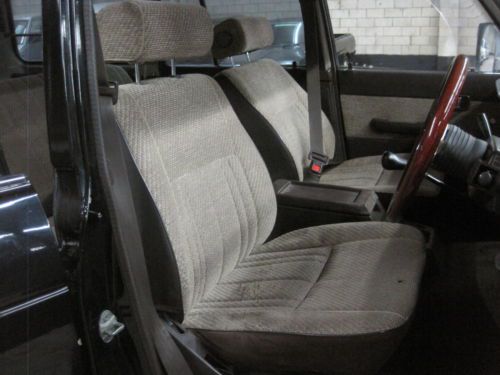 1986 Toyota Land Cruiser GX base 6 cyl diesel 5 speed manual Black/Tan Sunroof, image 10