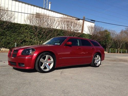 2006 dodge magnum srt8 wagon 4-door 6.1l - low miles - one owner - rare red