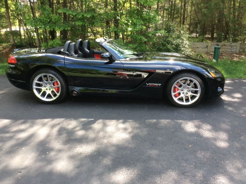 2004 dodge viper