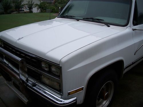 1989 chevrolet r2500 suburban scarb sport utility 4-door