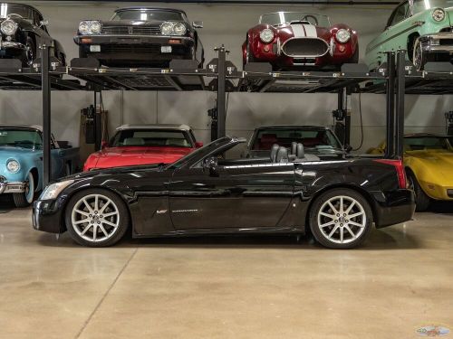 Cadillac XLR-V Supercharged 4.4 L V8 Convertible