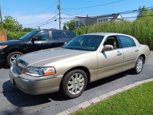 2011 lincoln town car