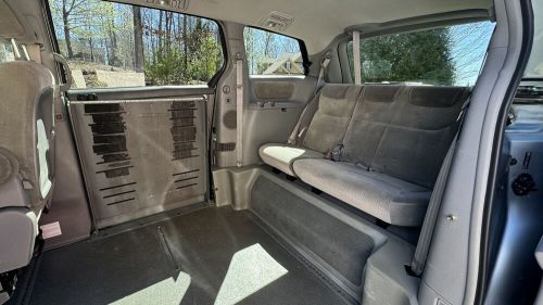 2010 Toyota Sienna LE, US $21,900.00, image 3