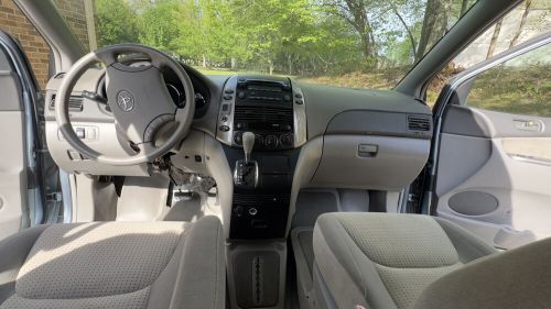 2010 Toyota Sienna LE, US $21,900.00, image 11