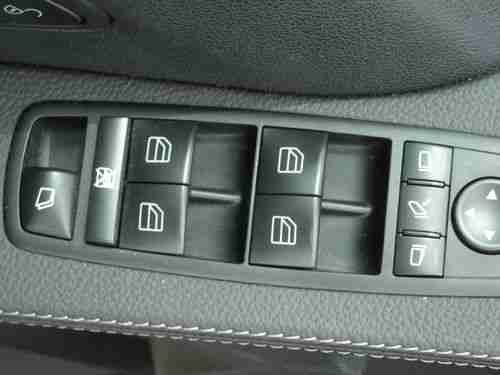 2011 Mercedes-Benz R350 Bluetec 4Matic - CLEAN - NO RESERVE, image 11