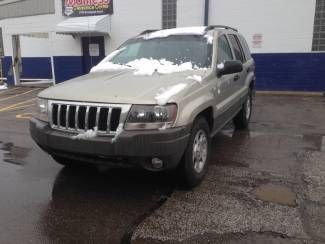 2004 tan laredo!