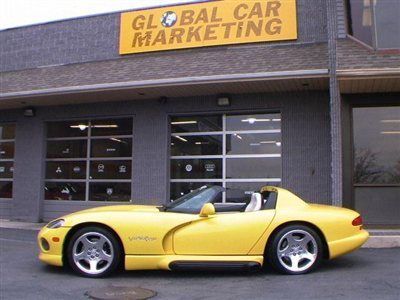 1994 dodge viper rt/10, rare yellow with white, custom sound system!