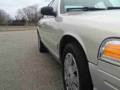 2008 Ford Crown Victoria Police Interceptor, image 3