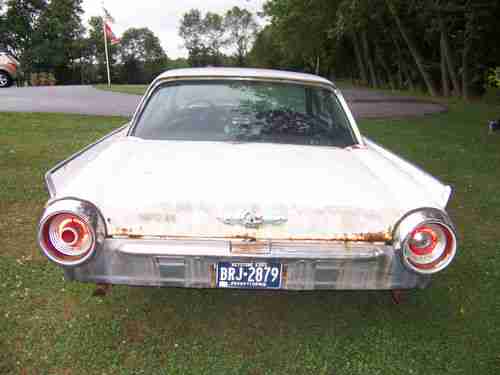 1962 Ford Thunderbird 2-Door Hardtop, image 2