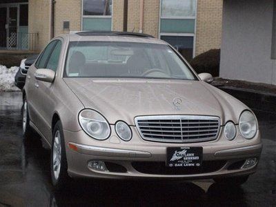 Mercedes-benz e-class, leather, wood-grain trim, sunroof, heated seats, like new