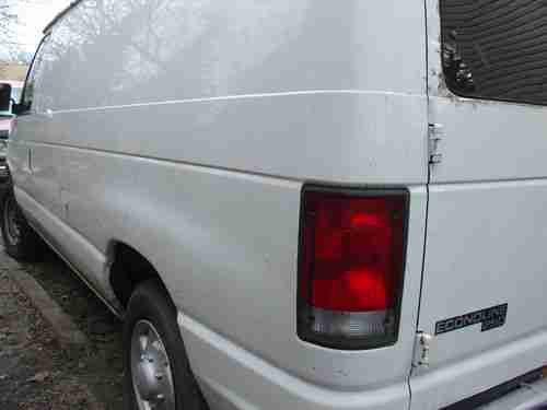 1998 E 250 Ford Van Work Truck Tool Storage Shelves Furnace Plumbers Truck Runs, image 2