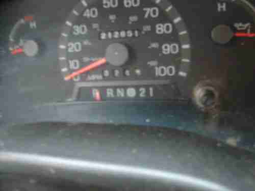 1998 E 250 Ford Van Work Truck Tool Storage Shelves Furnace Plumbers Truck Runs, image 7