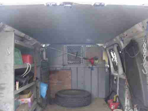 1998 E 250 Ford Van Work Truck Tool Storage Shelves Furnace Plumbers Truck Runs, image 16