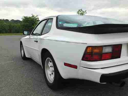 1983 Porsche 944 Base Coupe 2-Door 2.5L, image 8