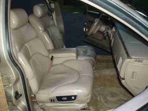 1996 Roadmaster Estate Wagon Buick, Wood Grain, Tan Leather, LT-1 Motor low MI's, image 3