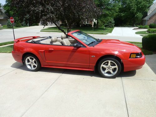 2003 ford mustang gt convertible 2-door 4.6l v8 6300 original miles