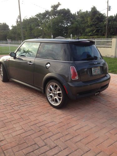 2006 mini cooper s automatic with 95,0000 miles