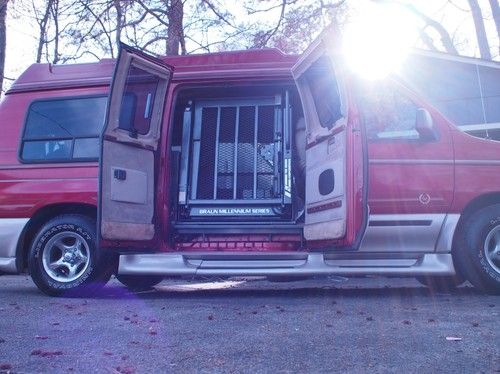 Customized raised top conversion handicap van wheelchair lift no reserve