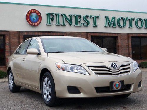 2010 (10) toyota camry le only 27k  warranty one owner extra clean