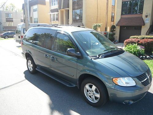 05 dodge grand caravan handicap van wheel chair ramp clean vision van