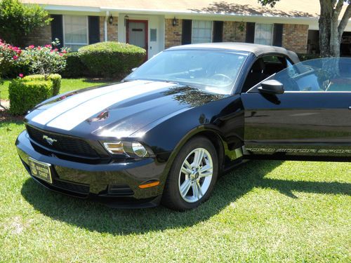 2010 ford mustang base convertible 2-door 4.0l