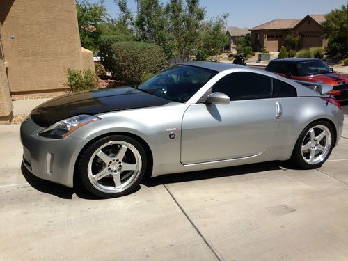 2005 nissan 350z touring nismo leather beautiful condition !  *priced to sell*