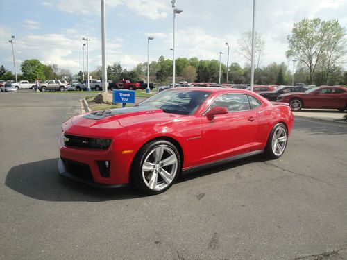 Supercharged 2012 chevy camaro zl1 6-spd moonroof carbon fiber only 8,068 miles!