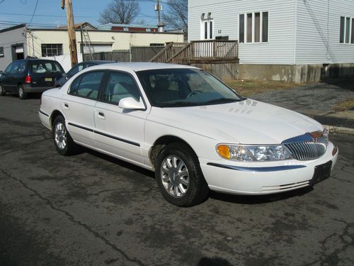 2001 lincoln continental  sedan 4-door 4.6l only 54,000 miles