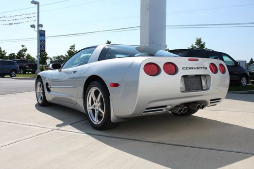 *** very clean *** 2000 corvette coupe *** only 37k miles !!!!!