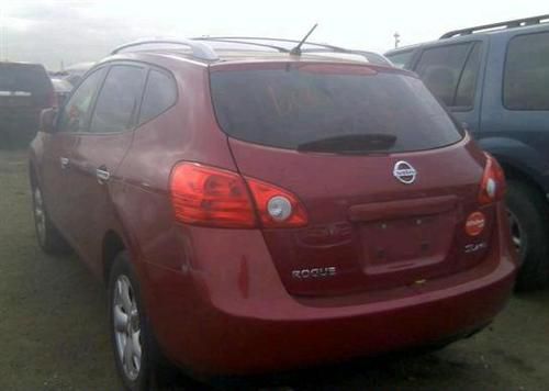 2010 nissan rogue s **flood damage**  (no reserve)