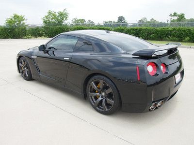 Premium 3.8L GPS C.D. Player Bose System Leather 1 Owner Tachometer Twin Turbo, US $74,997.00, image 3