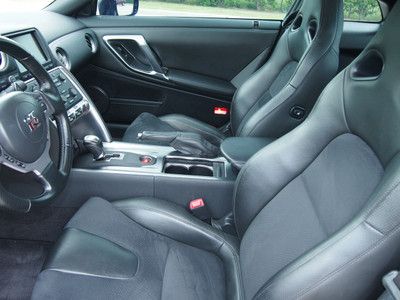 Premium 3.8L GPS C.D. Player Bose System Leather 1 Owner Tachometer Twin Turbo, US $74,997.00, image 4