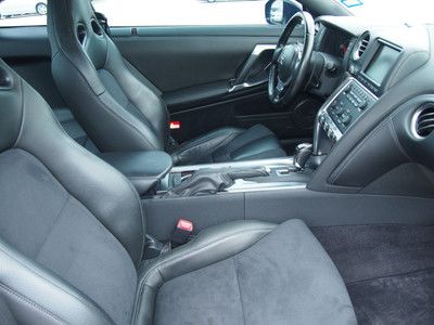 Premium 3.8L GPS C.D. Player Bose System Leather 1 Owner Tachometer Twin Turbo, US $74,997.00, image 8