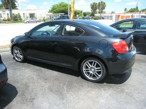 2006 scion tc base coupe 2-door 2.4l