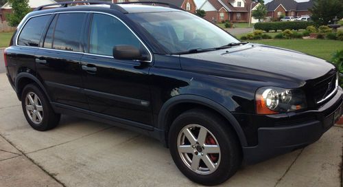 Volvo xc90 black suv 2004 black w/ leather seating and in excellent condition