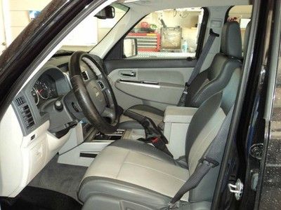 2008 Jeep Liberty 4x4 Limited, Trail Rated, Two Tone Leather, Heated Seats, image 16