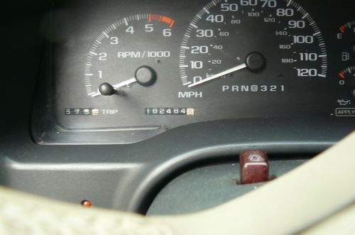 1999 GMC Yukon Denali Sport Utility 4-Door 5.7L, image 4