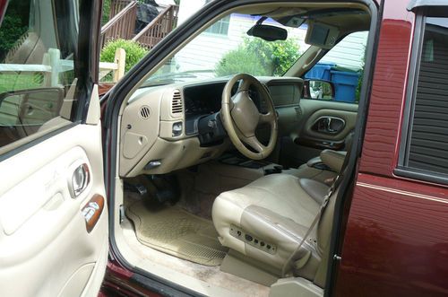 1999 GMC Yukon Denali Sport Utility 4-Door 5.7L, image 5