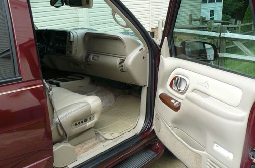 1999 GMC Yukon Denali Sport Utility 4-Door 5.7L, image 8