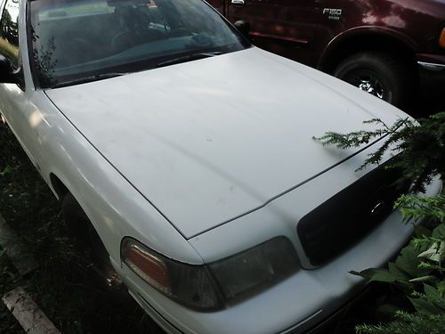 1999 ford crown victoria s sedan 4-door 4.6l